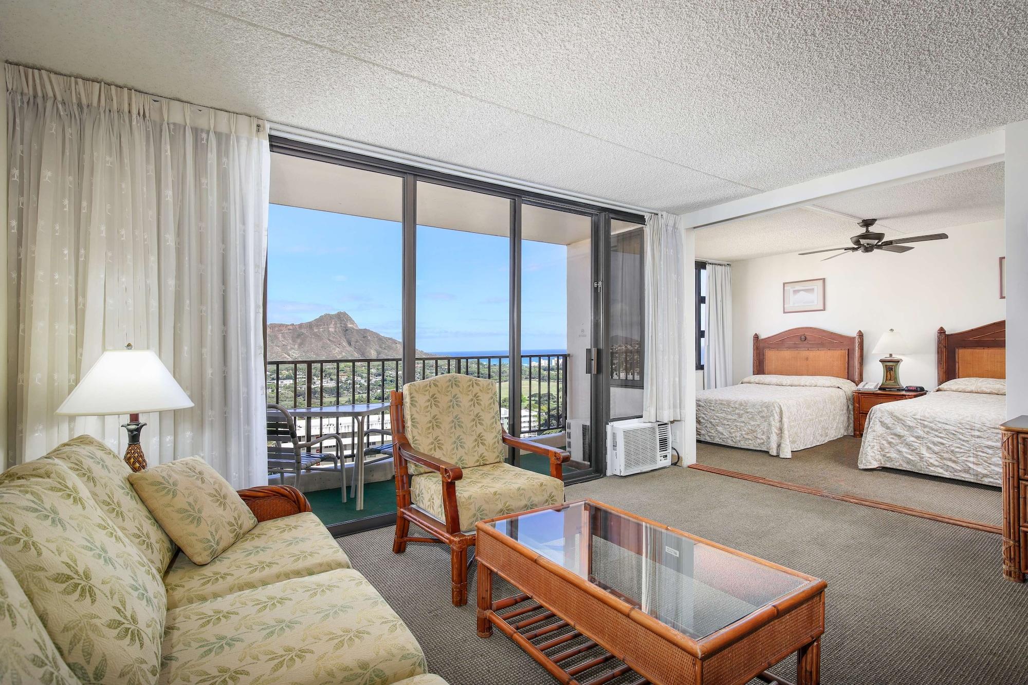 Apartahotel Aston At The Waikiki Banyan 3*