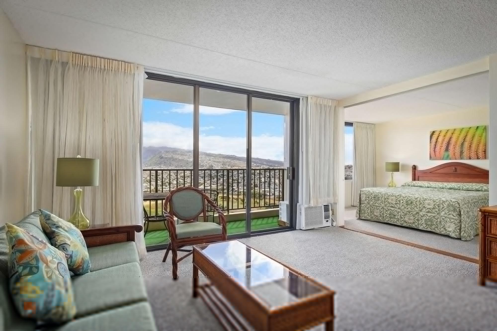 Aparthotel Aston At The Waikiki Banyan 3*